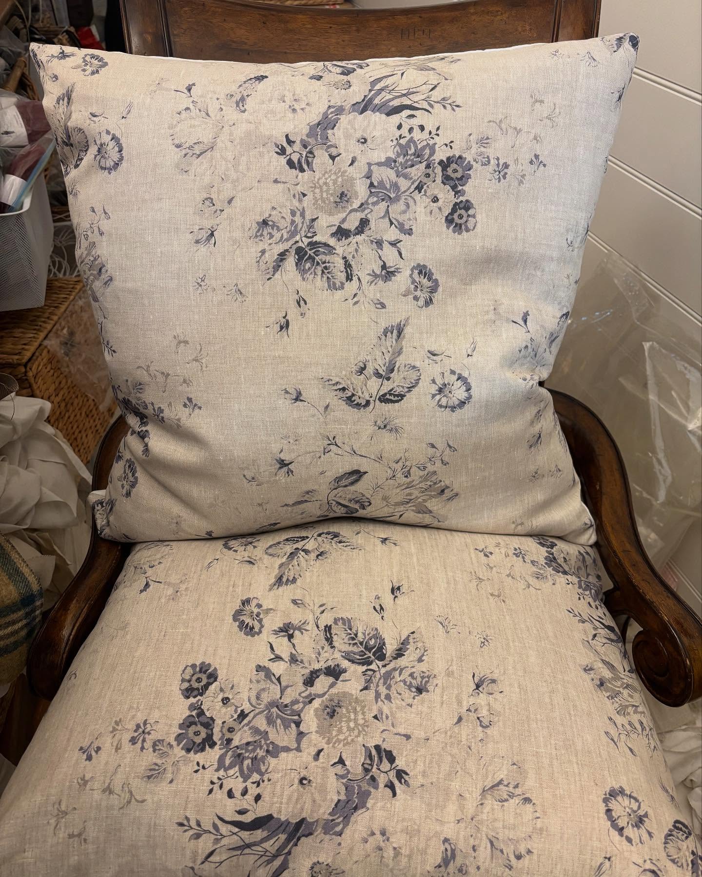 English Linen Floral Cushions - Navy