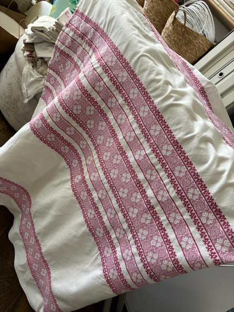 Antique Hungarian/Romanian tablecloth + 10 matching napkins