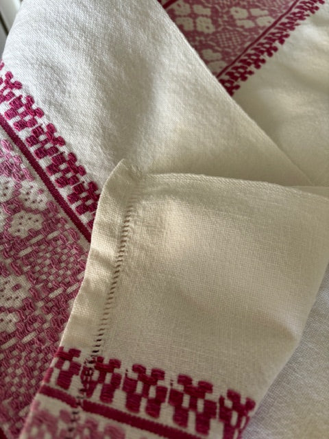 Antique Hungarian/Romanian tablecloth + 10 matching napkins