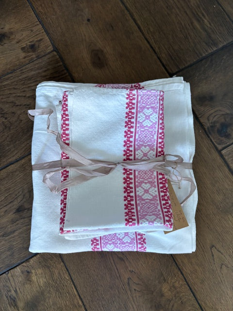 Antique Hungarian/Romanian tablecloth + 10 matching napkins