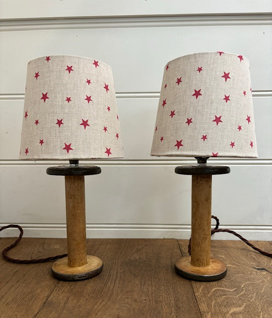 English Linen Mini Red Star Lamps