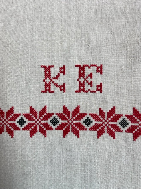 Antique Linen Table Runner - monogrammed 'KE'
