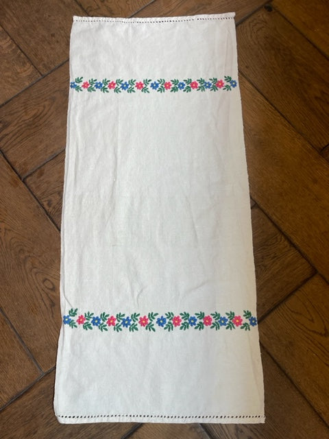 Antique Linen Table Runner - embroidered flowers