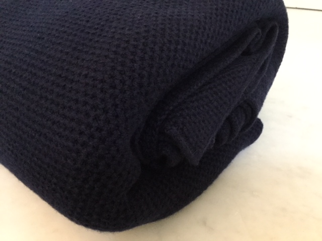 Waffle Stitch 4-Ply Cashmere Blanket Throw - Navy