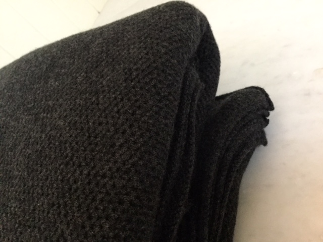 Waffle Stitch 4-Ply Cashmere Blanket Throw - Charcoal