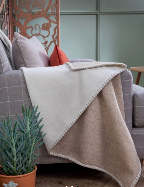 Cashmere/Merino Reversible Blanket Stitched Bed Throw - Ecru / Driftwood