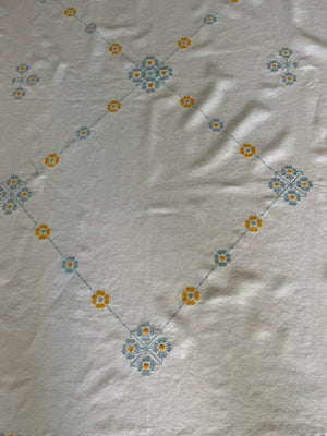 Vintage French linen Tablecloth & napkin set